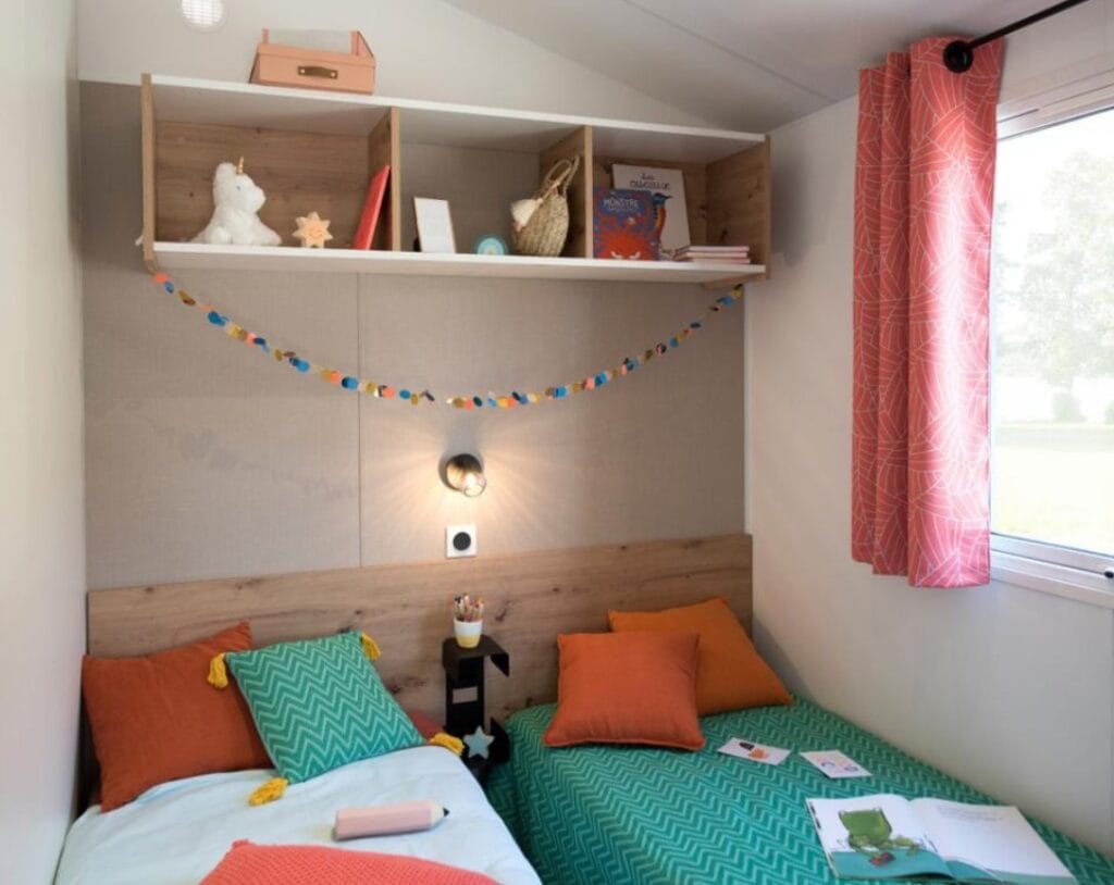 Aigrette-chambre-enfant-vue-sur-l-ile-aux-moines (1)