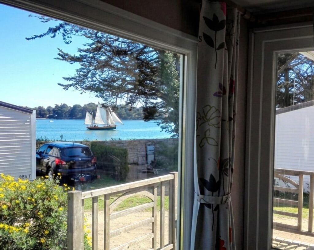 Mobil-home Vue mer camping port navalo