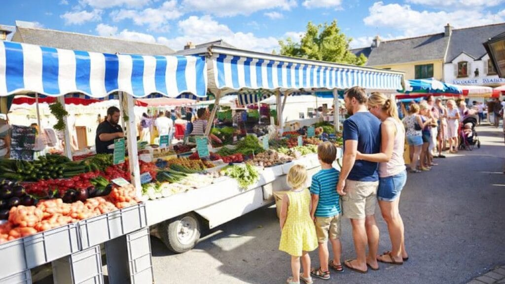 Marché près port navalo