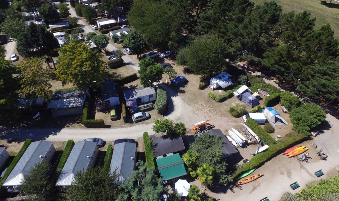 aire-camping-car-pieds-dans-l-eau-presquile-de-rhuys