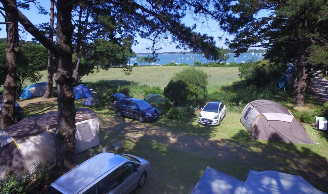 emplacement-caravane-camping-bord-de-mer-golfe-du-morbihan