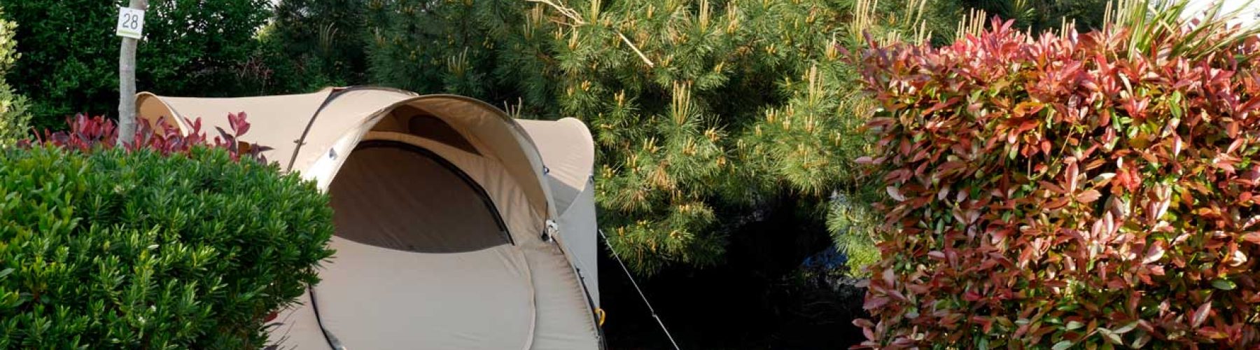 tente-en-bord-de-mer-dans-le-golfe-du-morbihan